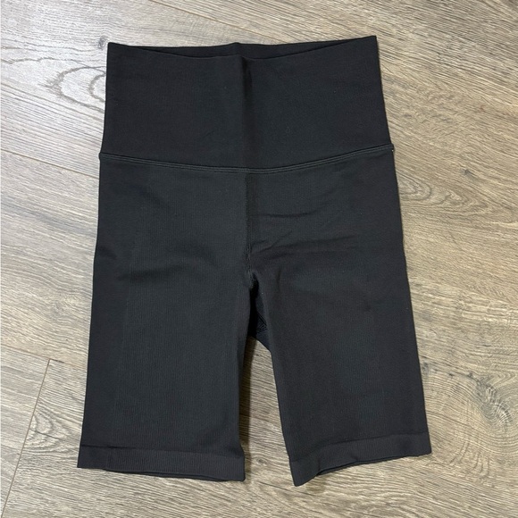 *NWOT* ATHLETA Aurora Seamless 7" Short - Picture 5 of 6